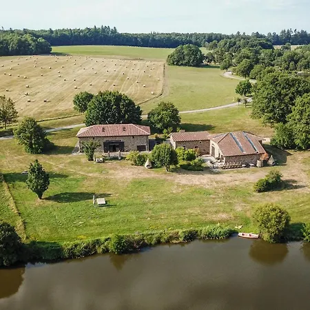 Domaine Des Etangs 5*