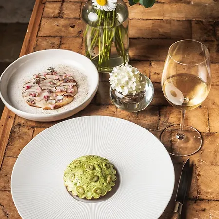 Domaine Des Etangs, Collection 5* Massignac