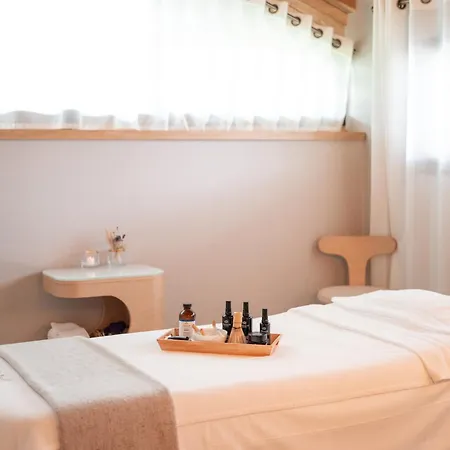 Domaine Des Etangs, Collection 5*