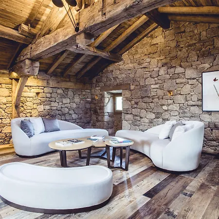 Domaine Des Etangs, Collection 5* Massignac