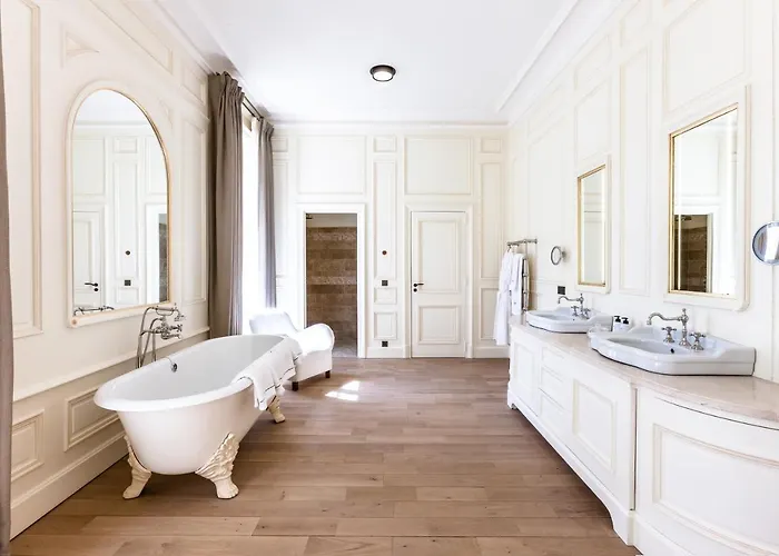 Domaine Des Etangs, Collection 5*