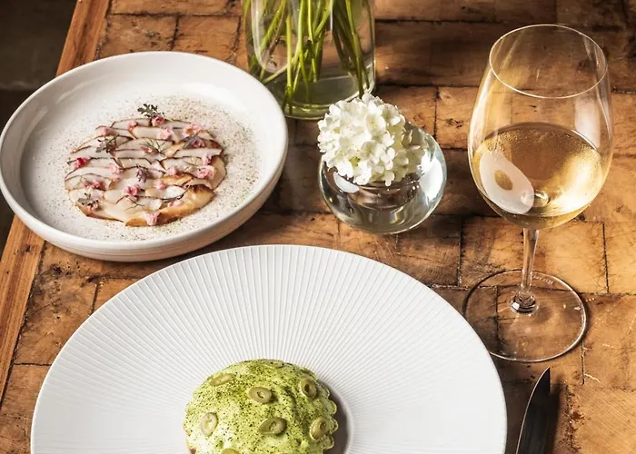 Domaine Des Etangs, Collection 5* Massignac