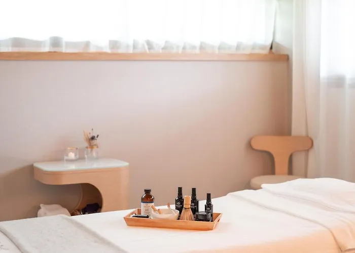 Domaine Des Etangs, Collection 5*