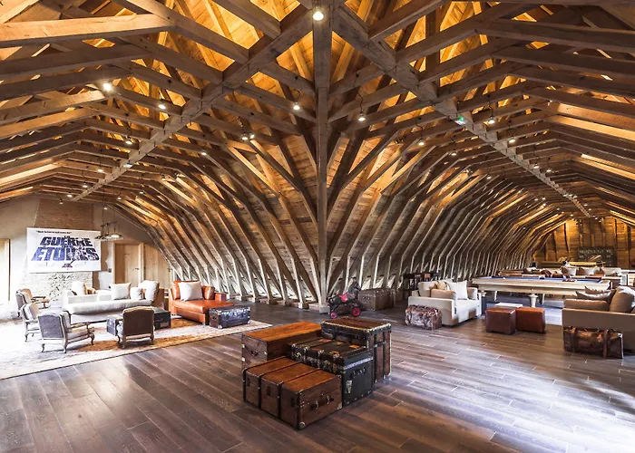 Domaine Des Etangs, Collection 5* Massignac