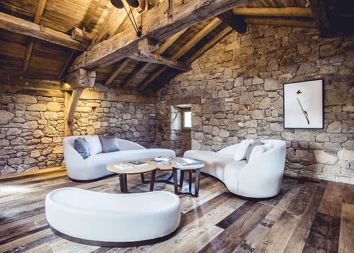 Domaine Des Etangs, Collection 5* Massignac